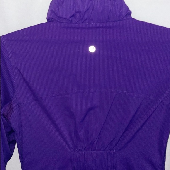 Lululemon jacket - Picture 4 of 6